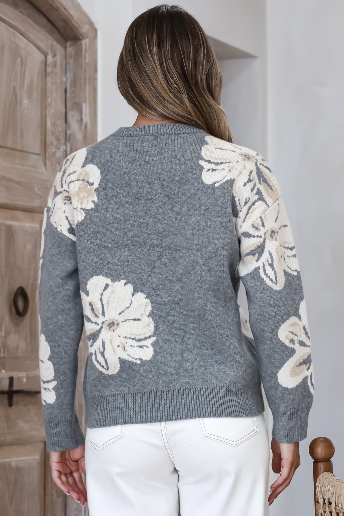 Breezy Jumper - Crew Neck Long Sleeve Floral Knit with Ribbed Hemlines in Gray