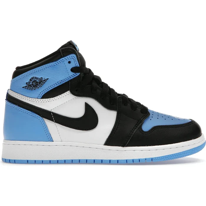 Jordan 1 Retro High OG - UNC Toe (GS) (FD1437-400) in blue and white colorway, iconic Air Jordan sneakers for kids