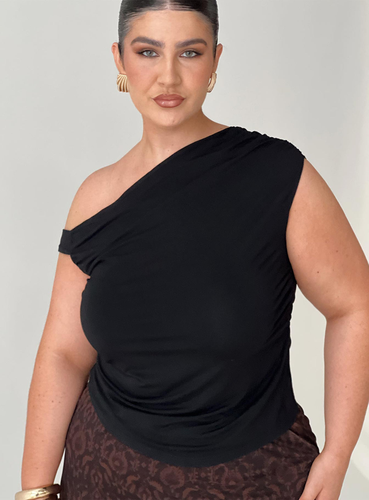 Beller Top Black Curve