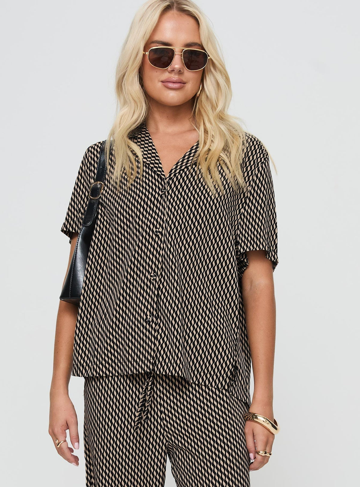 Begonia Shirt Beige / Black