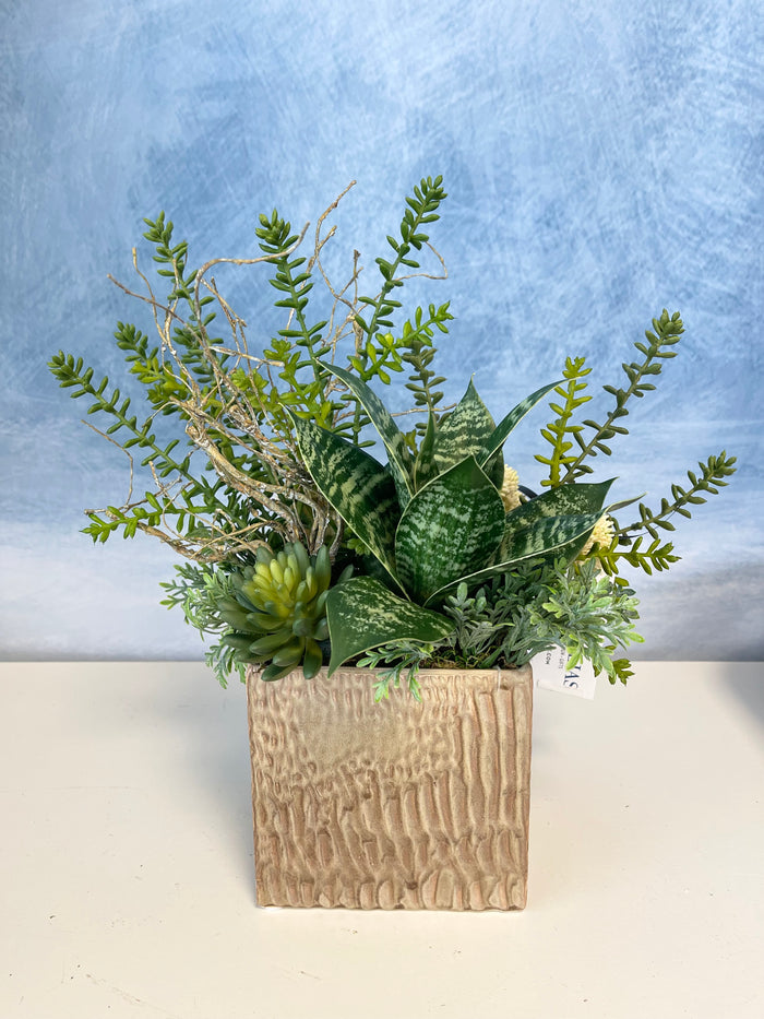 14" Treasuring the Moment Centerpiece