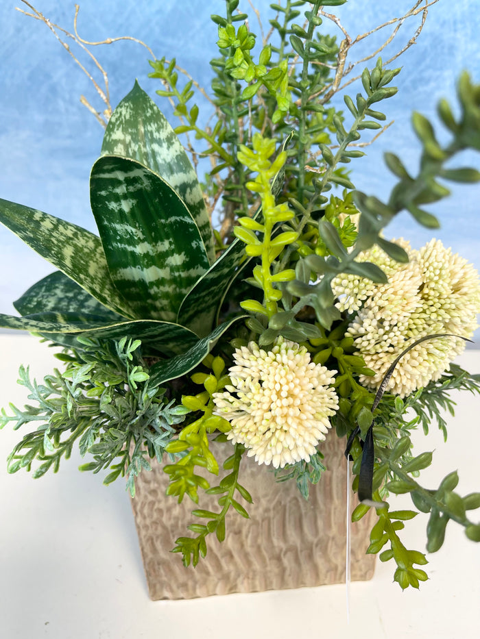 14" Treasuring the Moment Centerpiece