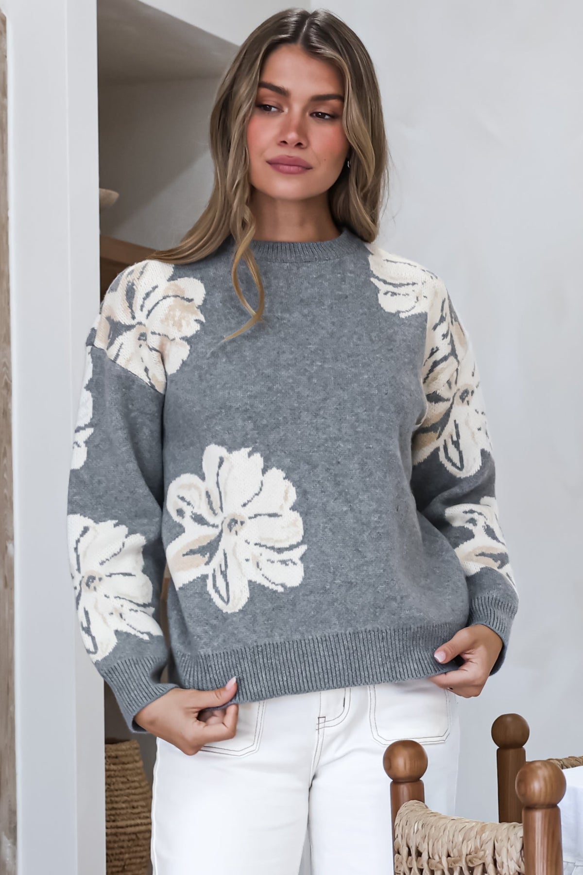 Breezy Jumper - Crew Neck Long Sleeve Floral Knit with Ribbed Hemlines in Gray