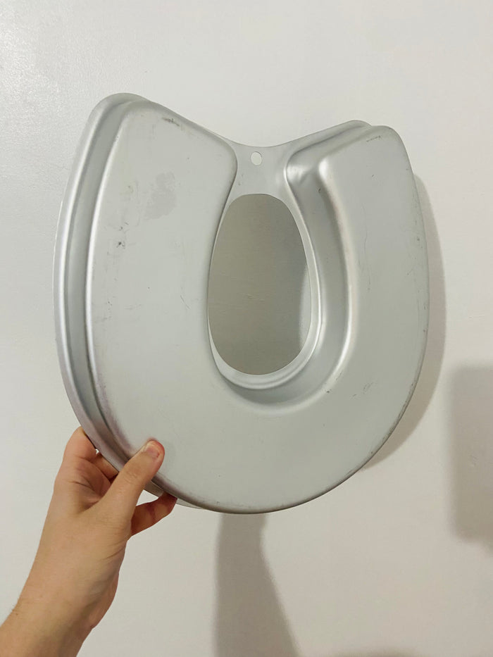 Vintage Horseshoe Cake Pan - Deer Creek Mercantile