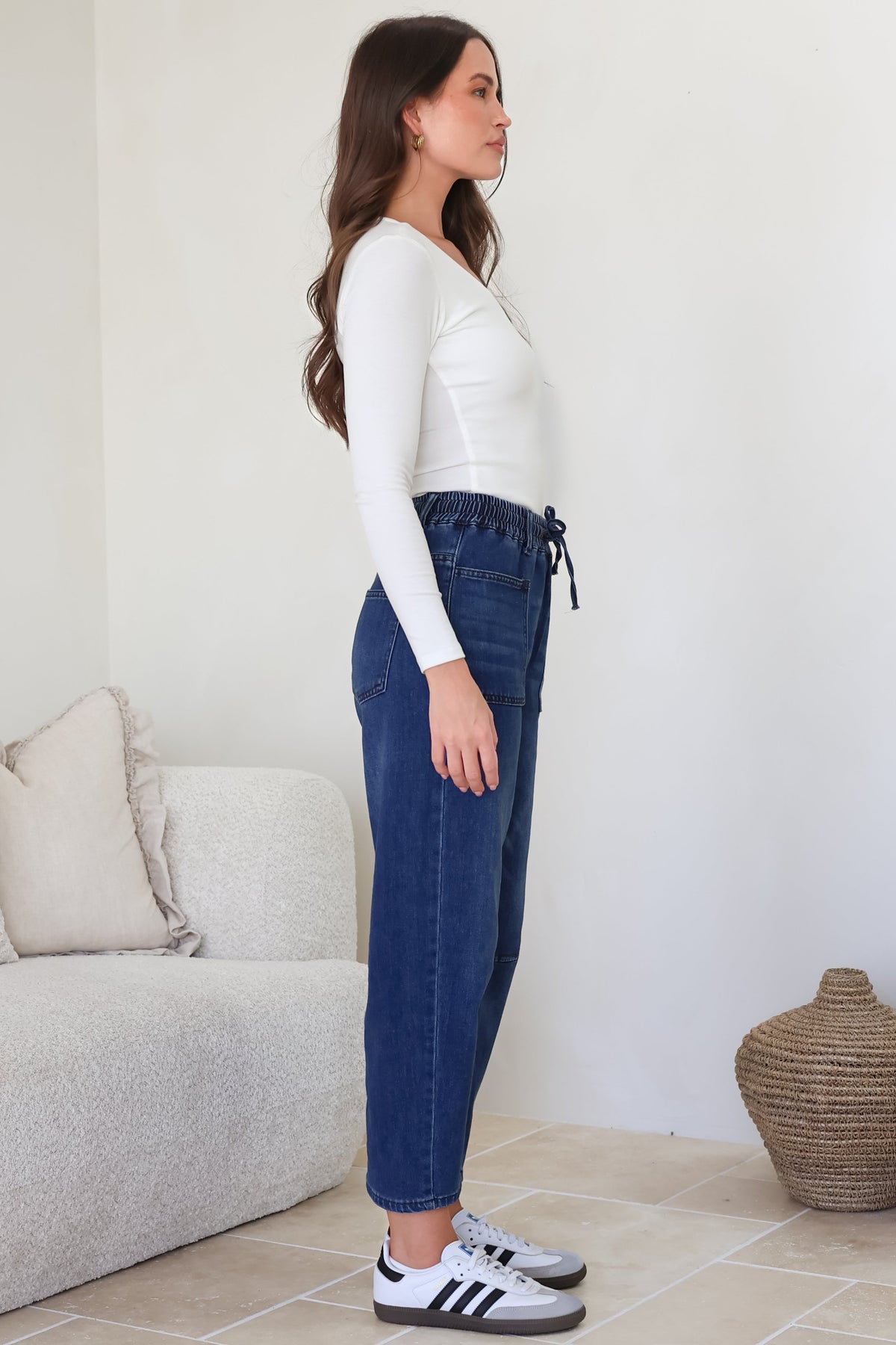 Lowen Barrel Jeans - Elasticated Waist Patch Pocket & Knee Detail Jeans in Dark Denim