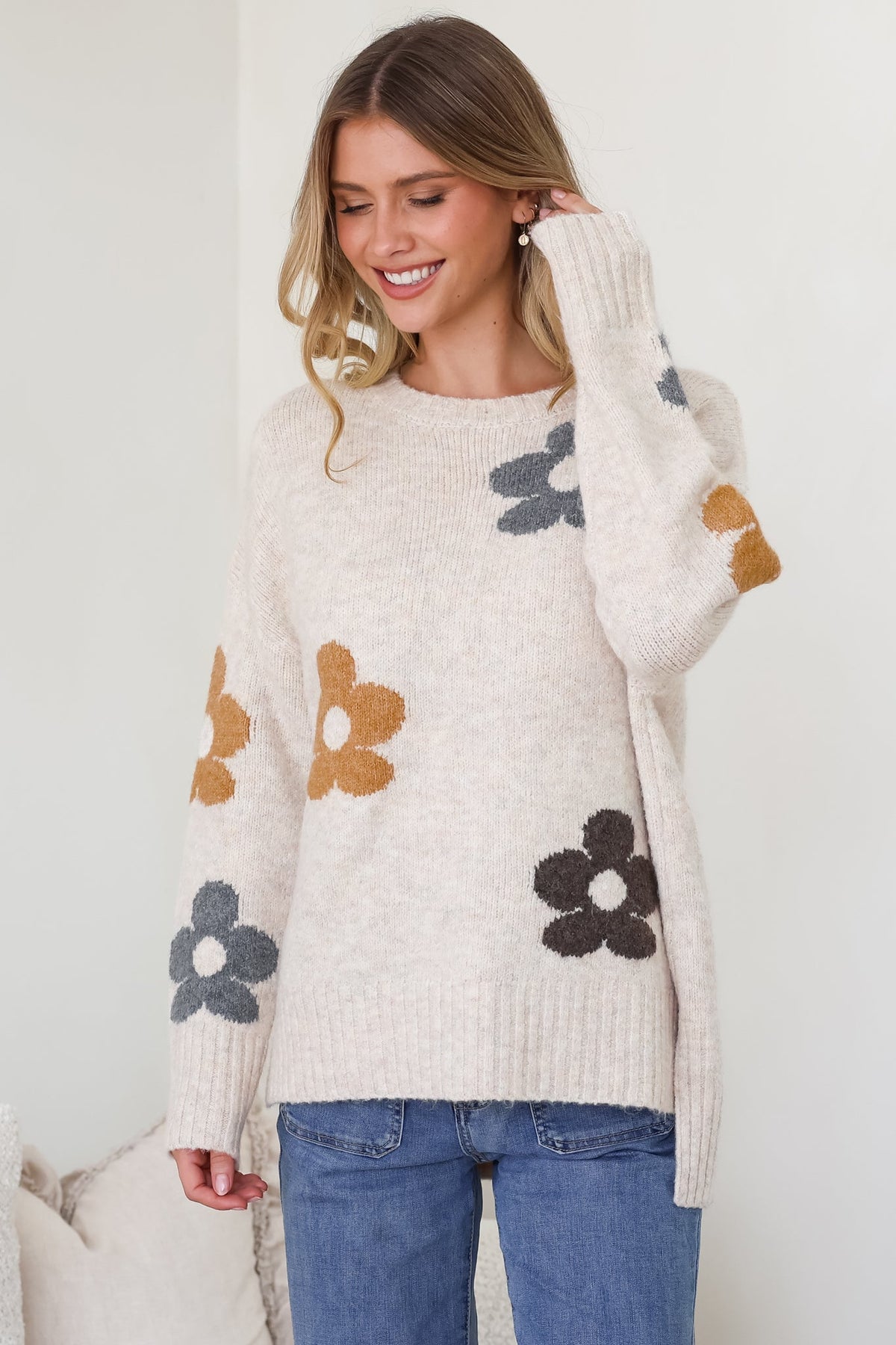 Marlo Jumper - Crew Neck Floral Knit with Ribbed Hemlines in Oatmeal