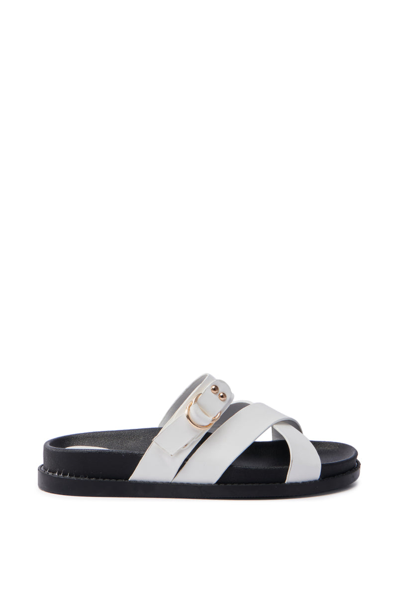 AKIRA NESSAROSE WHITE SANDAL