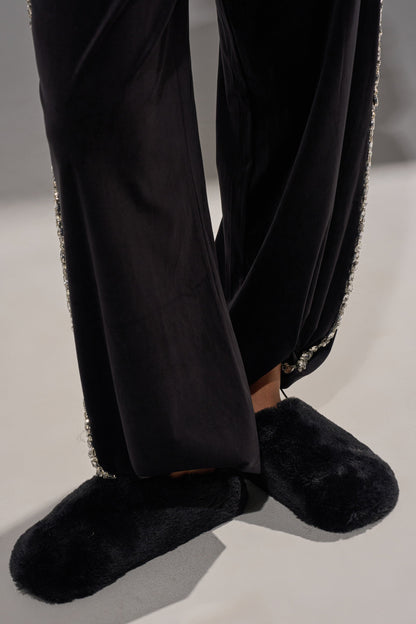AKIRA RHYS BLACK FUZZY FLAT