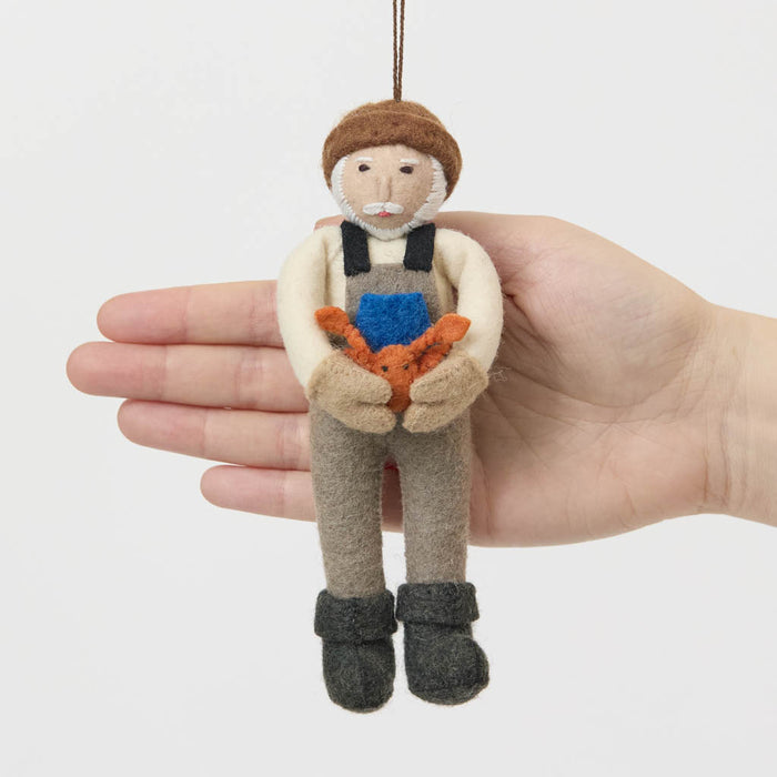 Celebrate the hardworking spirit of America’s coastal fishing communities with this handcrafted Dungeness Crab King Ornament, ethically made from sustainable wool and inspired by generations of fishermen who make their living from the sea.
