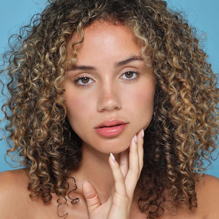 Technic Hydra Cooling Primer Stick dewy finish on glowing skin